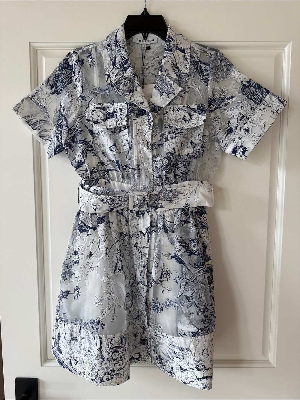 En Saison Blue and White Floral Shirt Dress with Belt NWT - Small